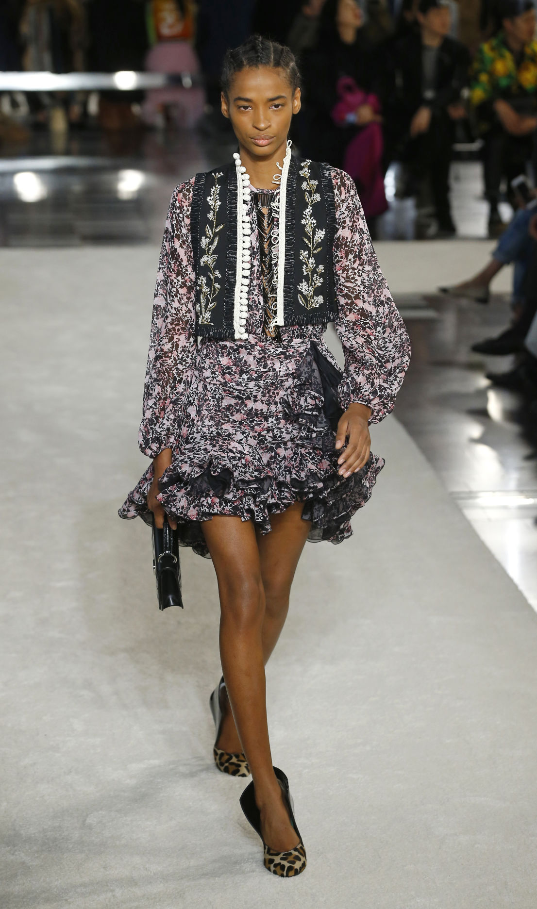 Paris Fashion 2019 F/W Giambattista Valli